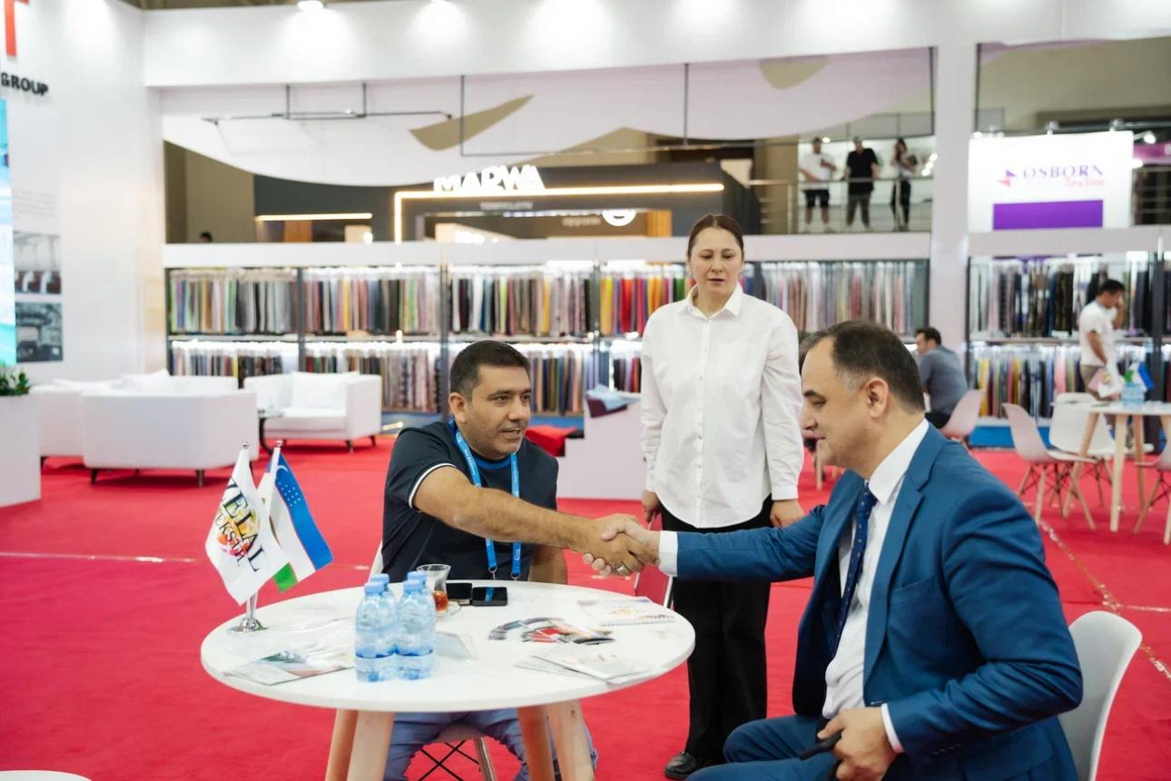 Zelal Tekstil Триумфально Выступила на UzTextileExpo-2024, Привлекая Международное Внимание.